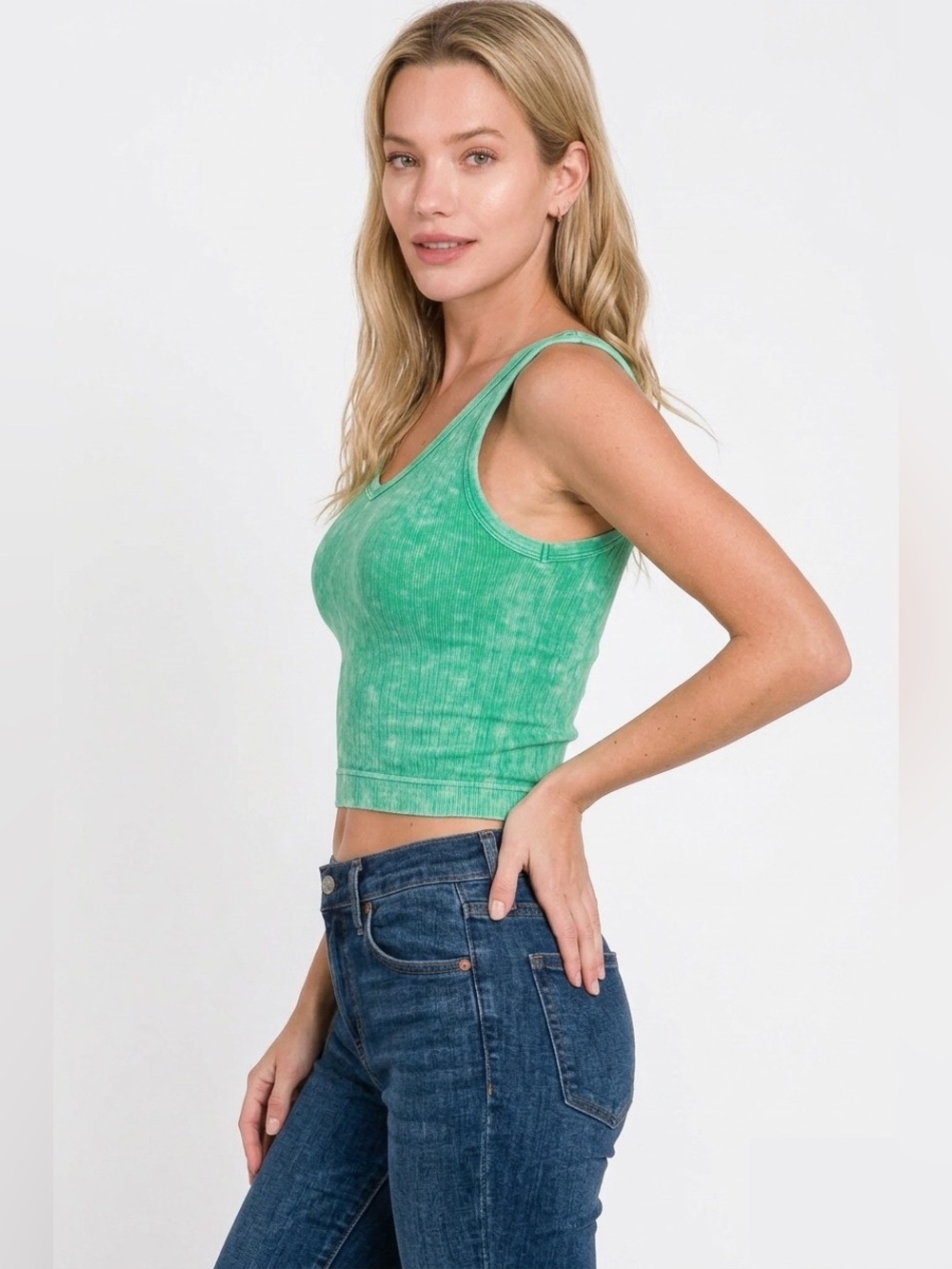 Zenana Washed Ribbed Seamless Cropped V-neck Tank Top - Picture 3 of 4